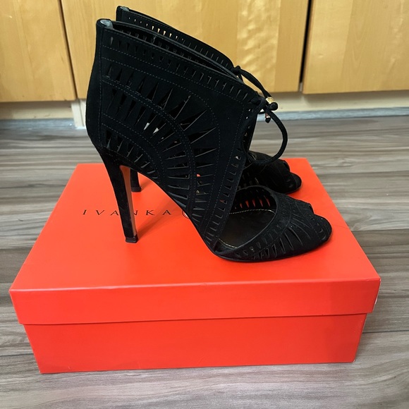 Ivanka trump black suede Delfina sandal - Picture 5 of 7